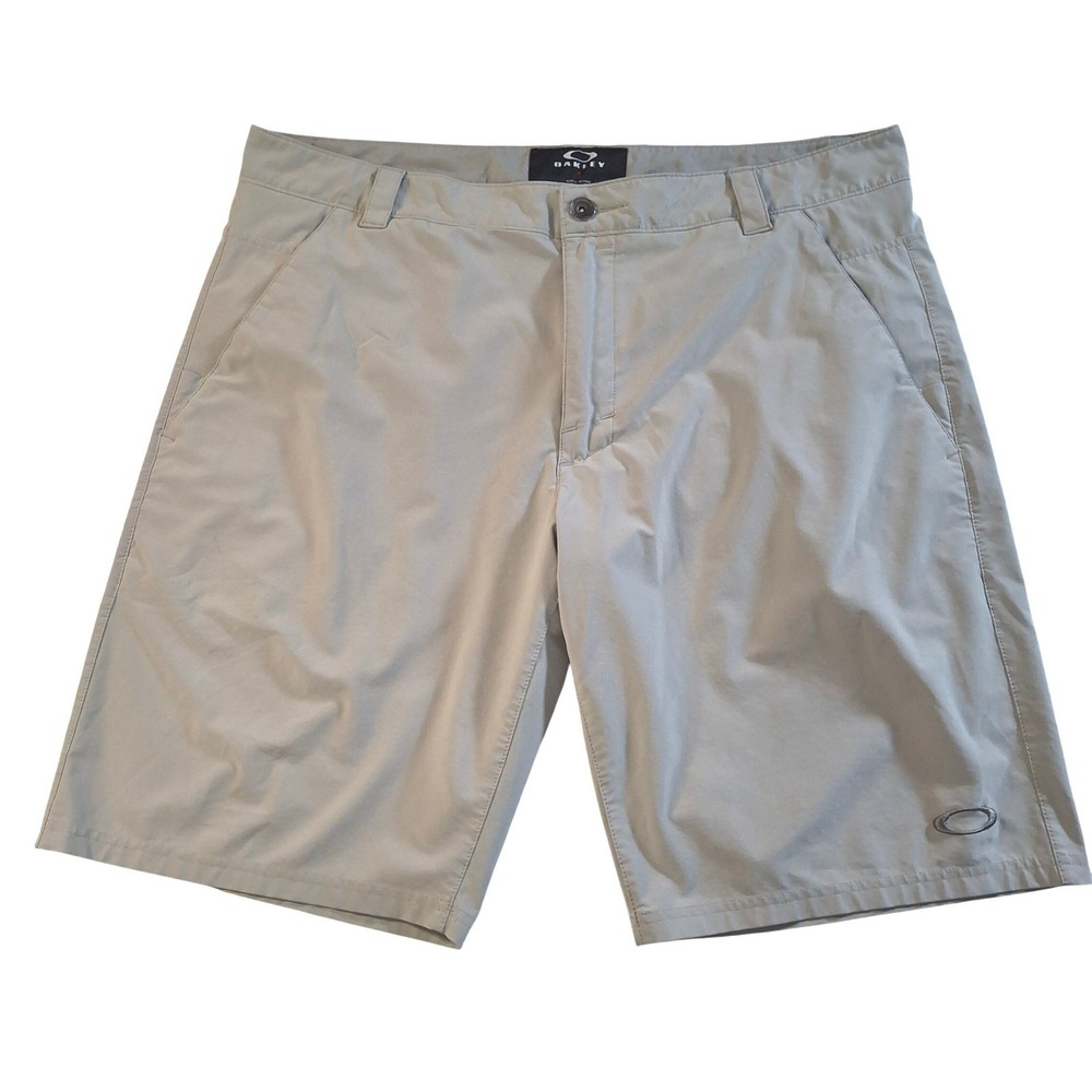 Oakley Golf Shorts Mens 38 Light Gray Flat Front Performance Athletic Casual